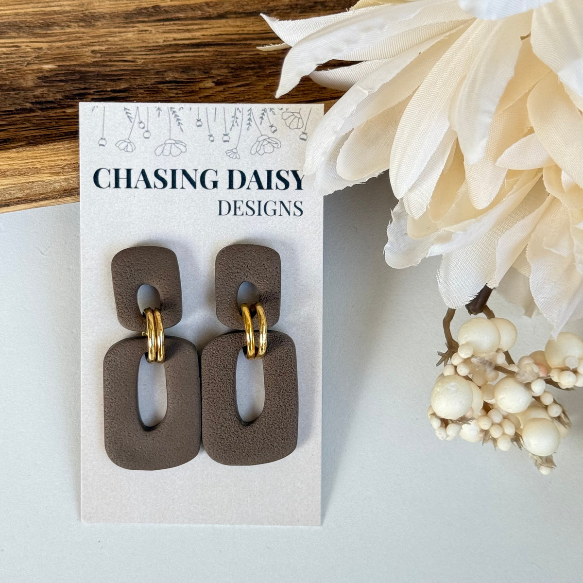 Margo | Chestnut